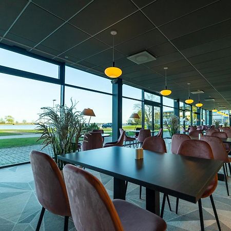 Oe Seaside Suites & Spa Kuressaare Exteriör bild