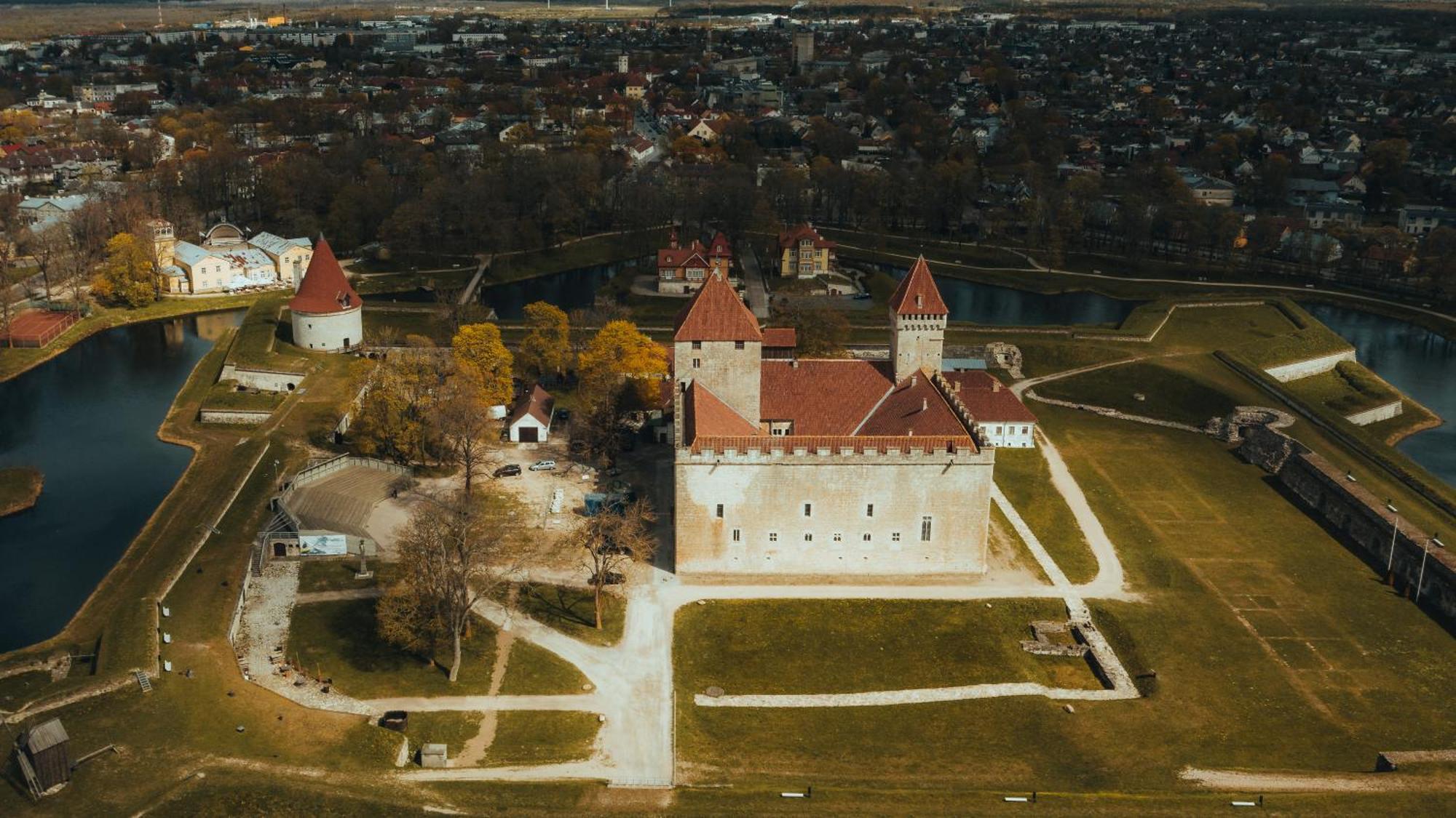 Oe Seaside Suites & Spa Kuressaare Exteriör bild