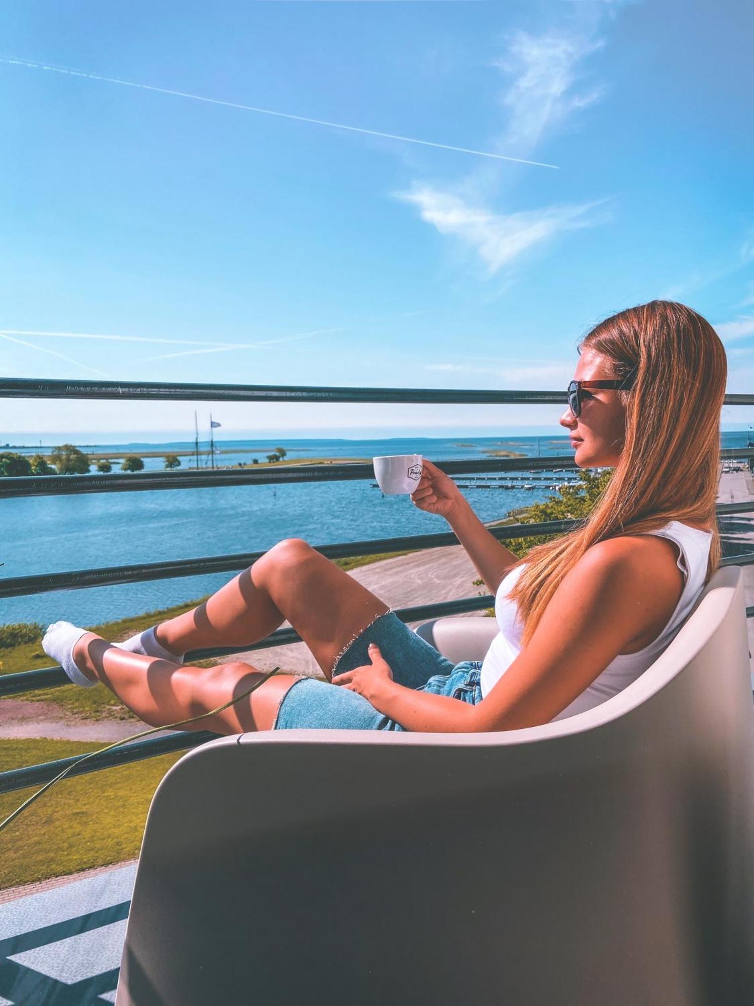 Oe Seaside Suites & Spa Kuressaare Exteriör bild