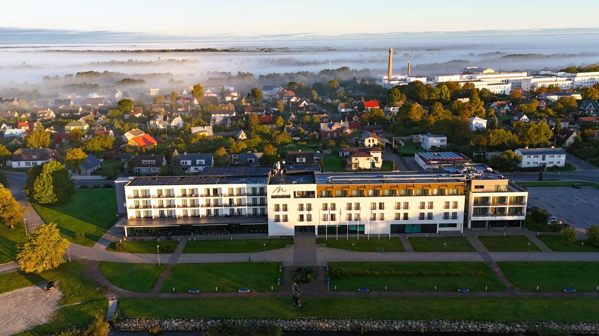 Oe Seaside Suites & Spa Kuressaare Exteriör bild