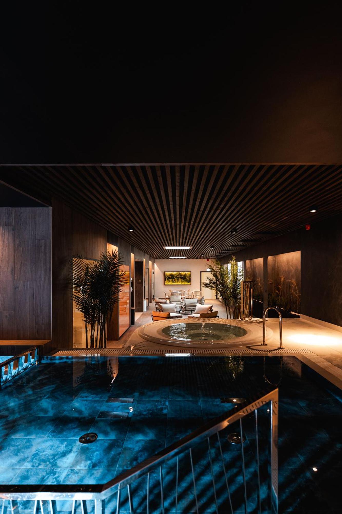Oe Seaside Suites & Spa Kuressaare Exteriör bild